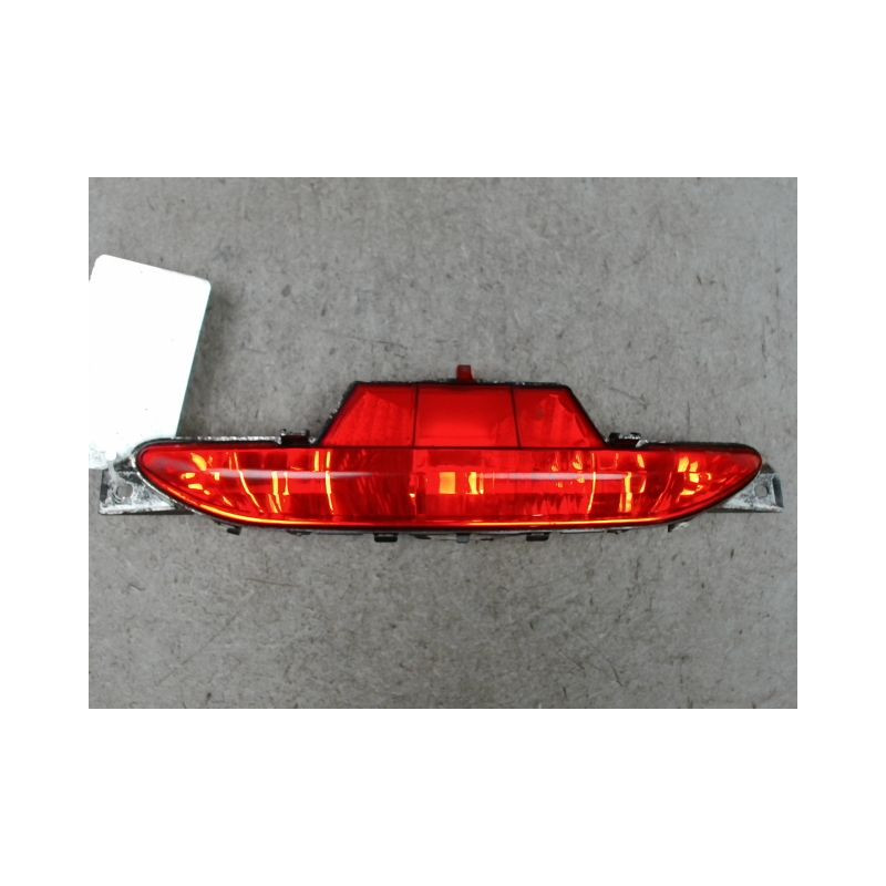 FEU BROUILLARD CENTRAL ARRIERE PEUGEOT 208