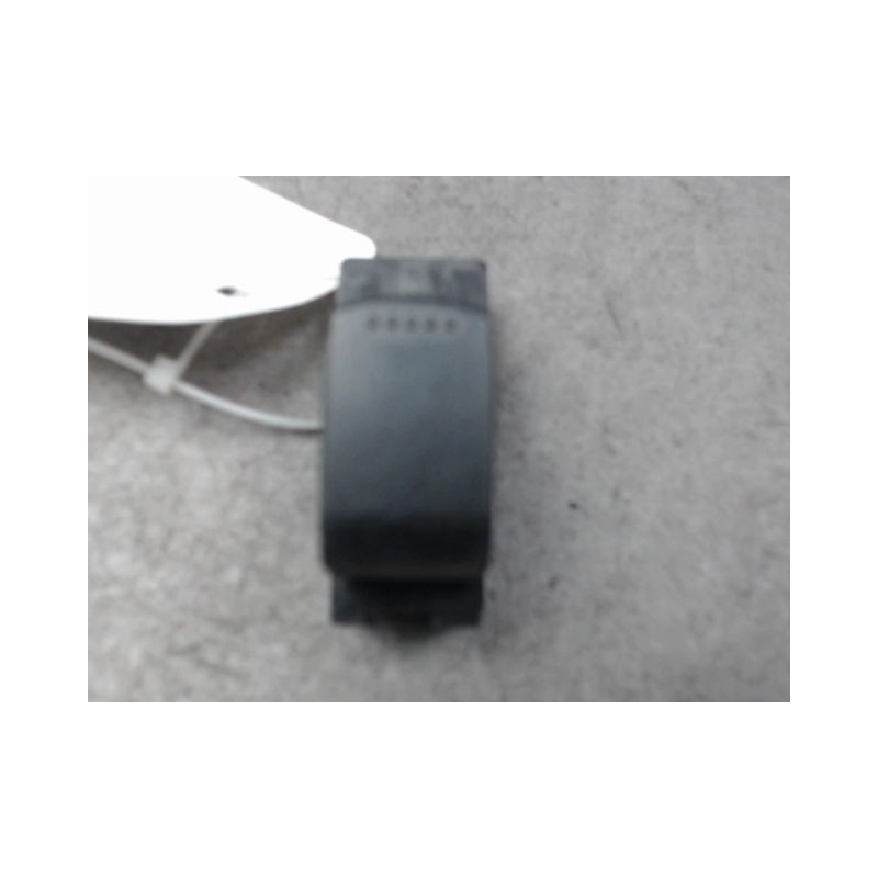 COMMANDE LEVE-GLACE PORTE AVD SUZUKI SWIFT