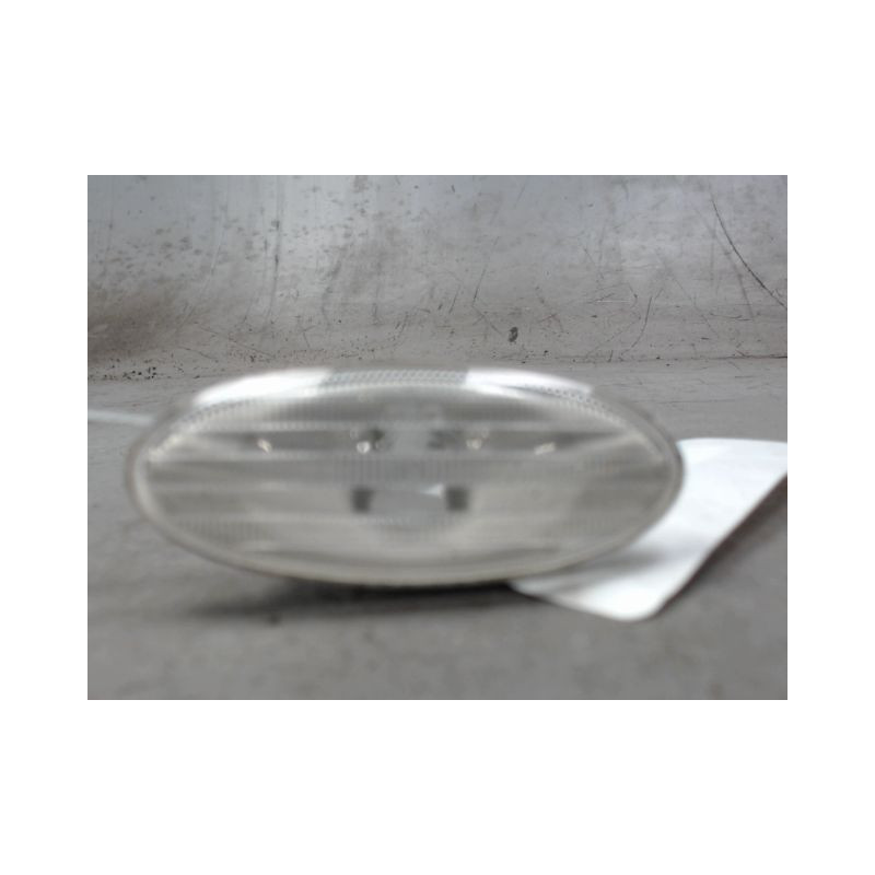 REPETITEUR AILE GAUCHE NISSAN QASHQAI
