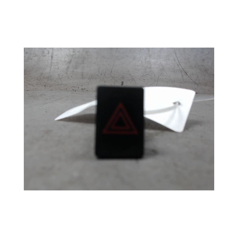 BOUTON DE WARNING NISSAN QASHQAI