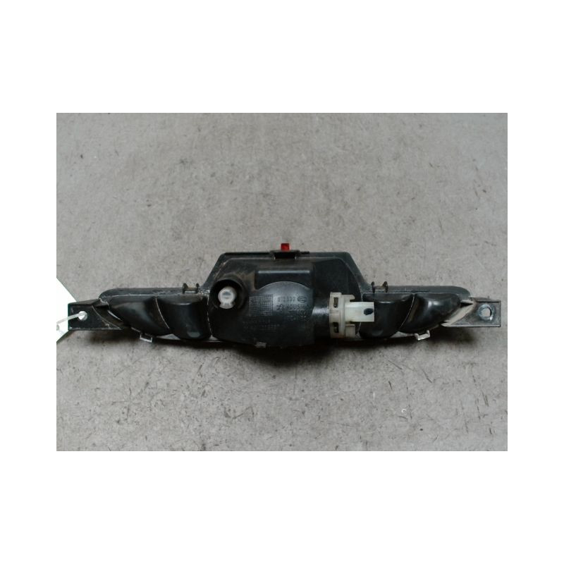 FEU BROUILLARD CENTRAL ARRIERE PEUGEOT 208