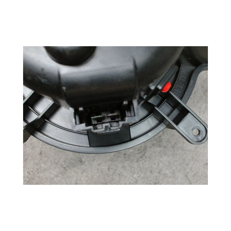MOTEUR VENTILATEUR CHAUFFAGE PEUGEOT 5008 2009-
