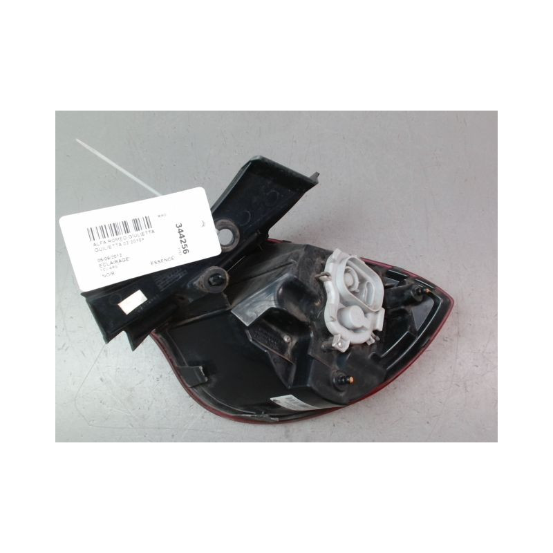 FEU ARRIERE GAUCHE  ALFA ROMEO GUILIETTA 2010-