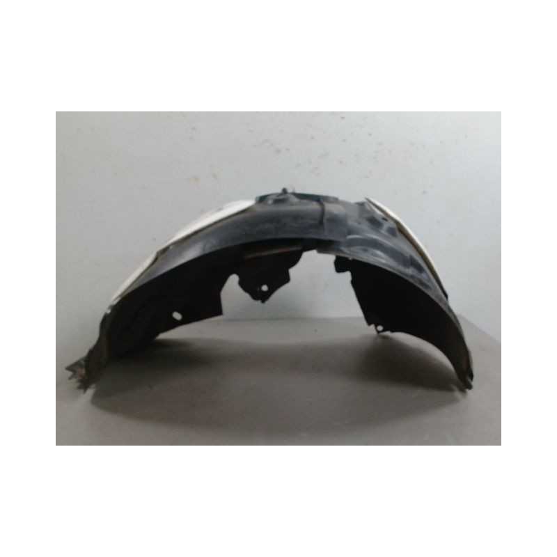 PARE-BOUE AVANT DROIT RENAULT MEGANE