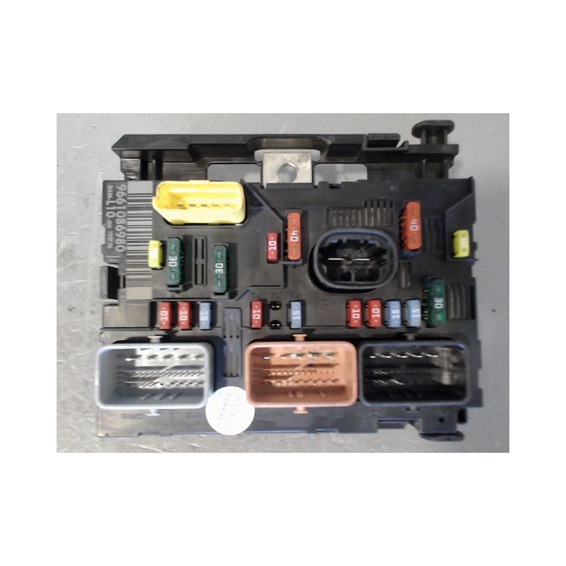 BOITE A FUSIBLES PEUGEOT 207