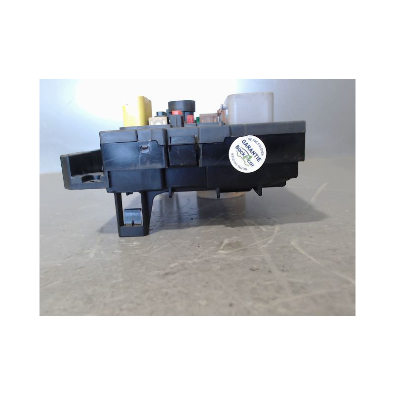 BOITE A FUSIBLES PEUGEOT 5008
