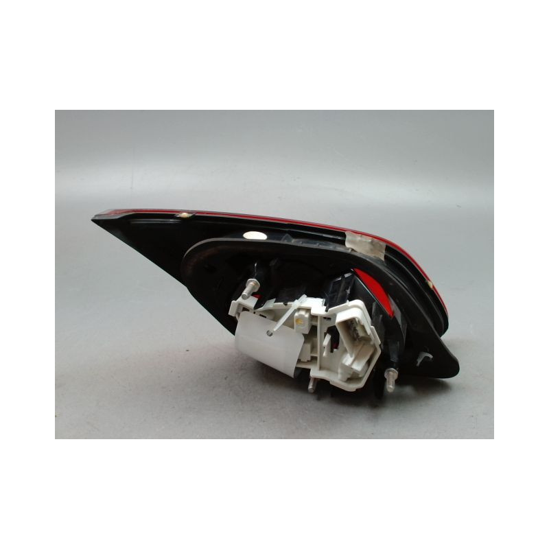 FEU ARRIERE INTERIEUR DROIT VOLKSWAGEN PASSAT 2010-
