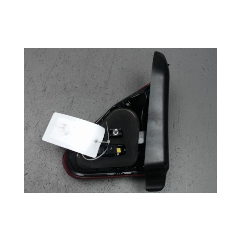 FEU ARRIERE INTERIEUR GAUCHE PEUGEOT 2008