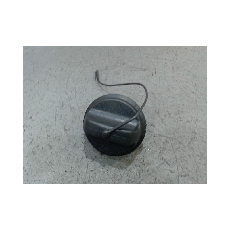 BOUCHON RESERVOIR A CARBURANT RENAULT CLIO