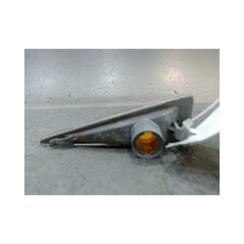REPETITEUR AILE GAUCHE RENAULT MEGANE
