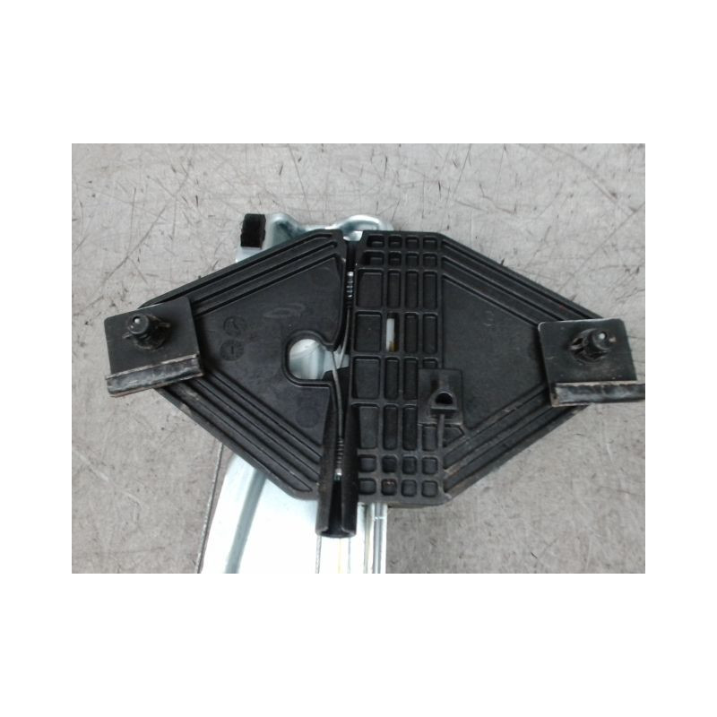 MECANISME+MOTEUR LEVE-GLACE AVANT GAUCHE DACIA SANDERO