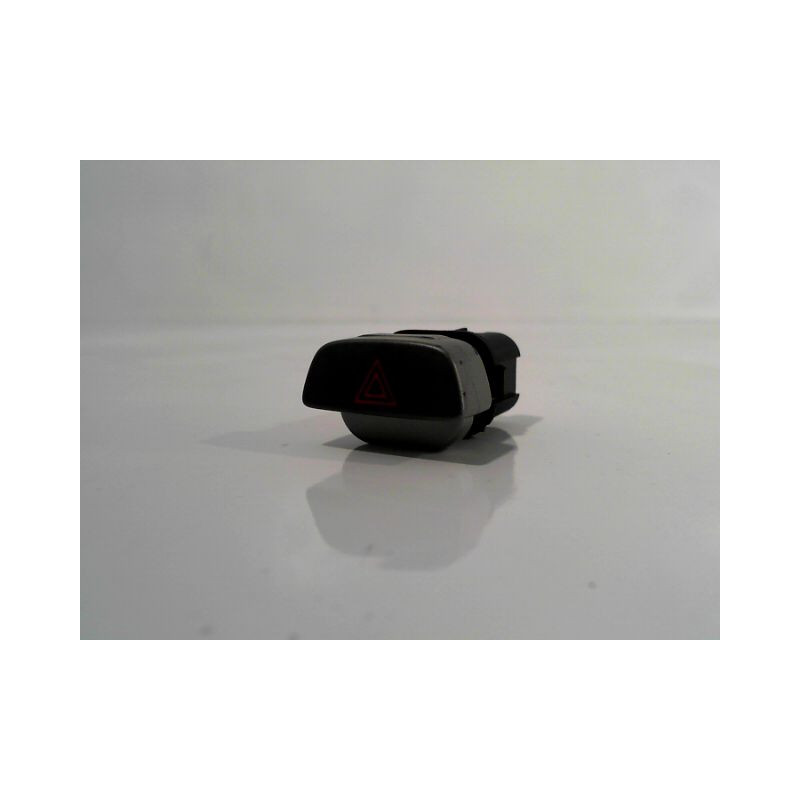 BOUTON DE WARNING FORD FOCUS 2008-