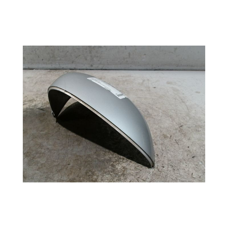 CARENAGE RETROVISEUR EXTERIEUR DROIT FORD FIESTA 2010-