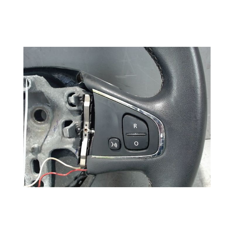 VOLANT DE DIRECTION RENAULT CLIO IV