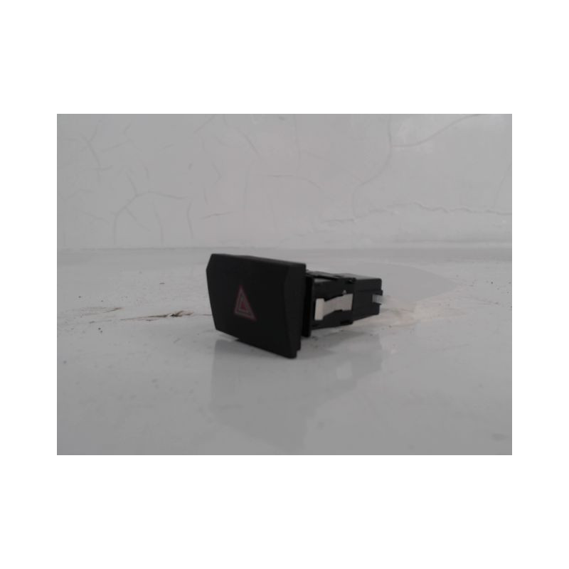 BOUTON DE WARNING AUDI A3 2003-