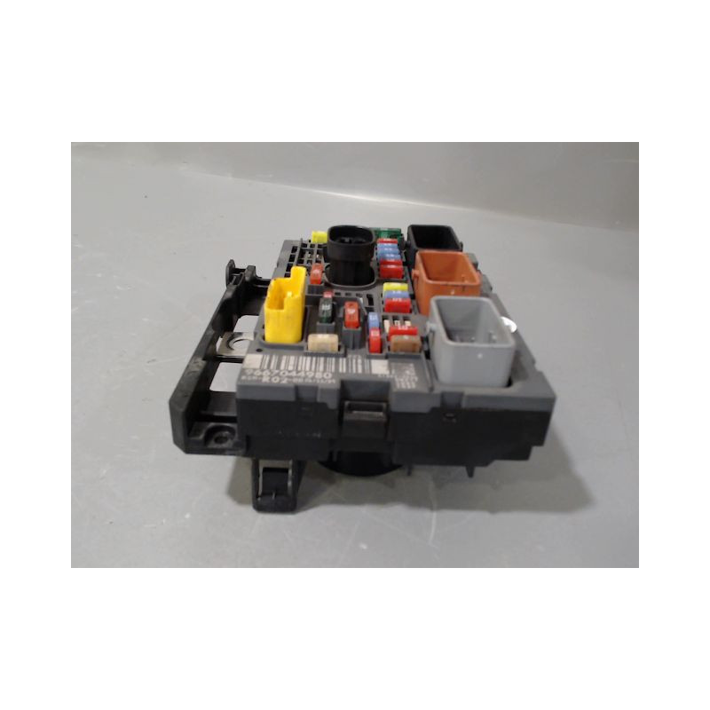 BOITE A FUSIBLES PEUGEOT 3008