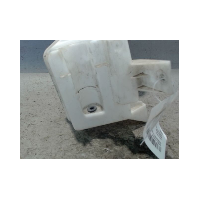 RESERVOIR LAVE-GLACE AVANT OPEL CORSA 2010-