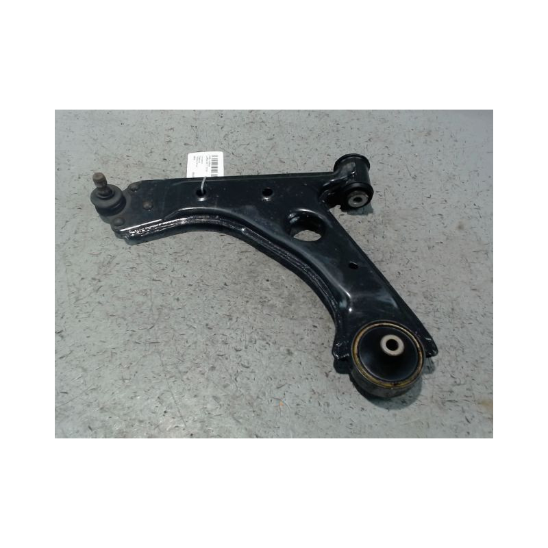 TRIANGLE INFERIEUR AVANT GAUCHE OPEL CORSA 2010-