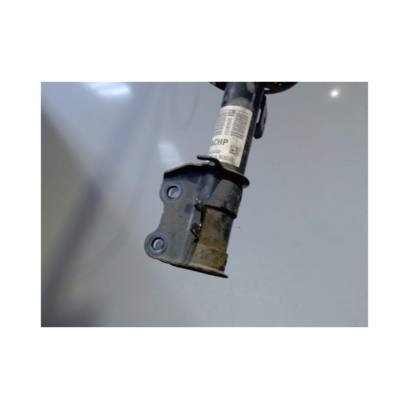 AMORTISSEUR AVANT DROIT OPEL CORSA 2010-
