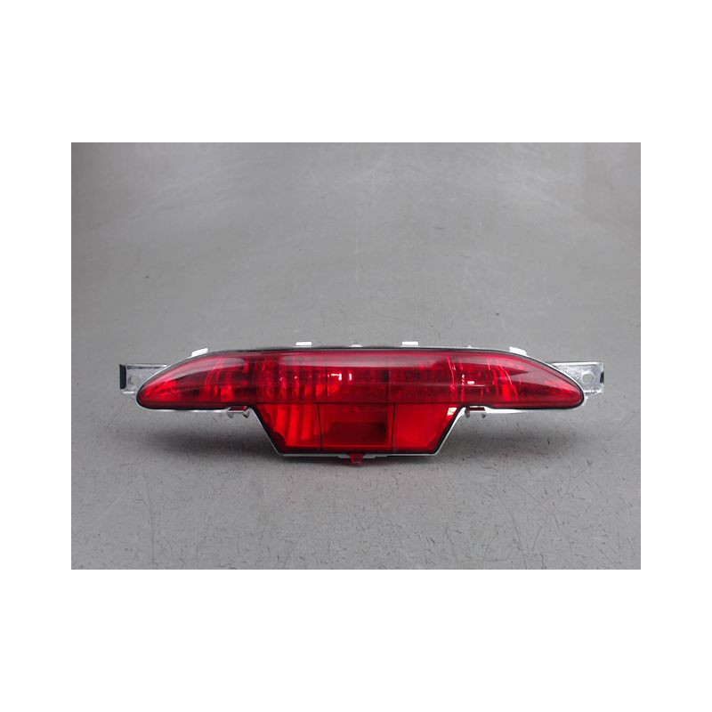 FEU BROUILLARD CENTRAL ARRIERE PEUGEOT 208