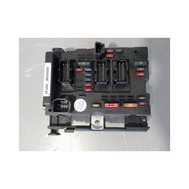 BOITE A FUSIBLES PEUGEOT 206 3P