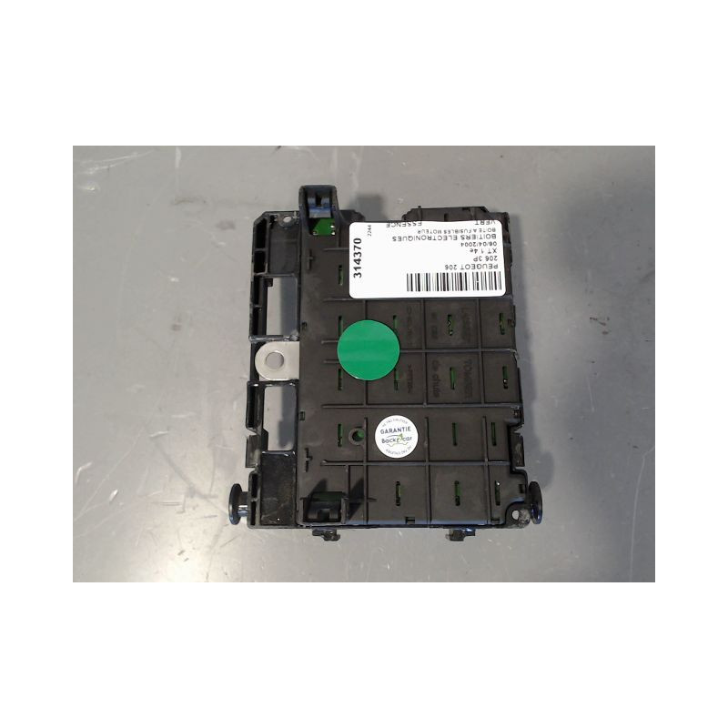 BOITE A FUSIBLES PEUGEOT 206 3P