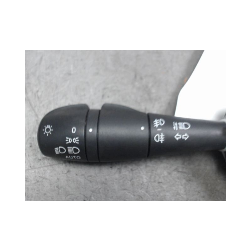 COMMANDE CLIGNOTANT RENAULT CAPTUR