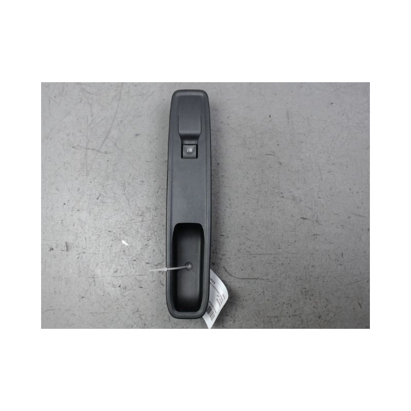 COMMANDE LEVE-GLACE PORTE AVD DACIA SANDERO