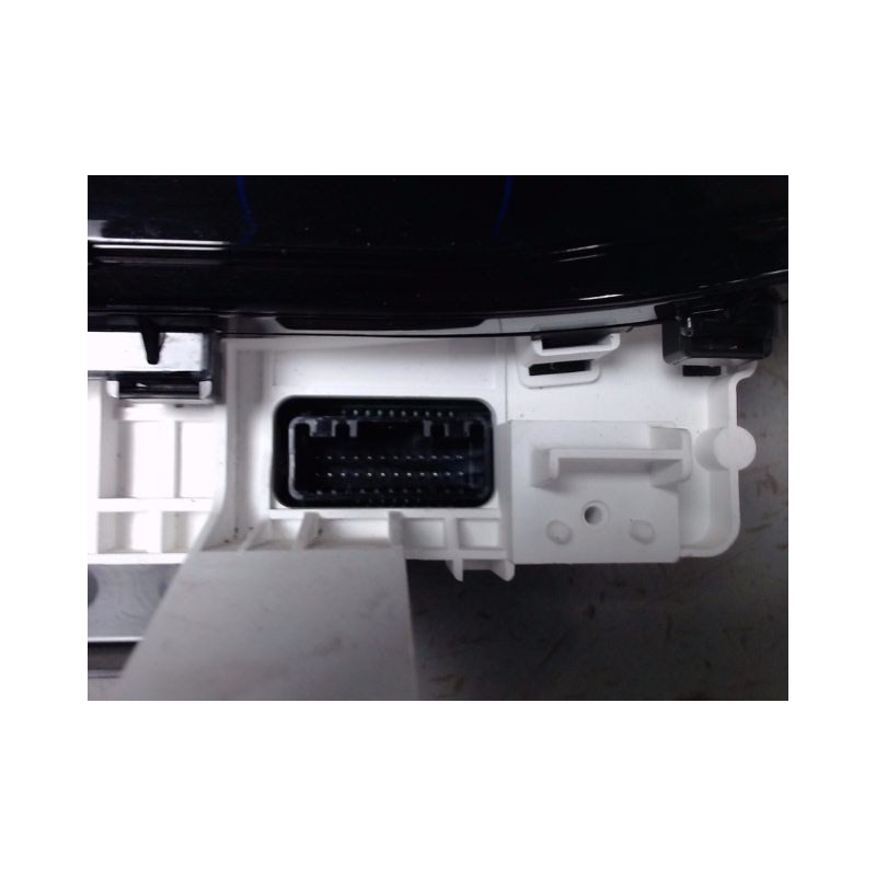 BLOC COMPTEURS TOYOTA YARIS II 2010-