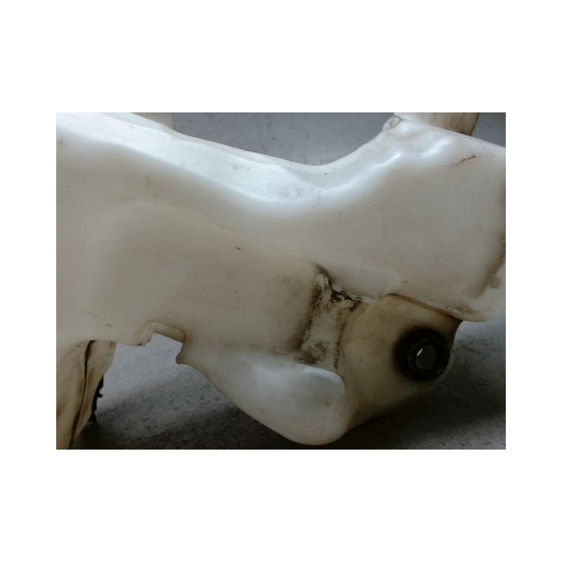 RESERVOIR LAVE-GLACE AVANT PEUGEOT 3008 2009-