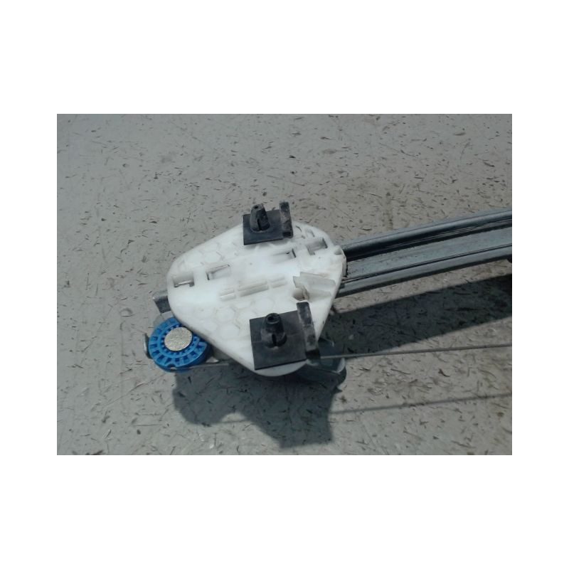 MECANISME+MOTEUR LEVE-GLACE AVANT GAUCHE DACIA LOGAN 4 P 05-08
