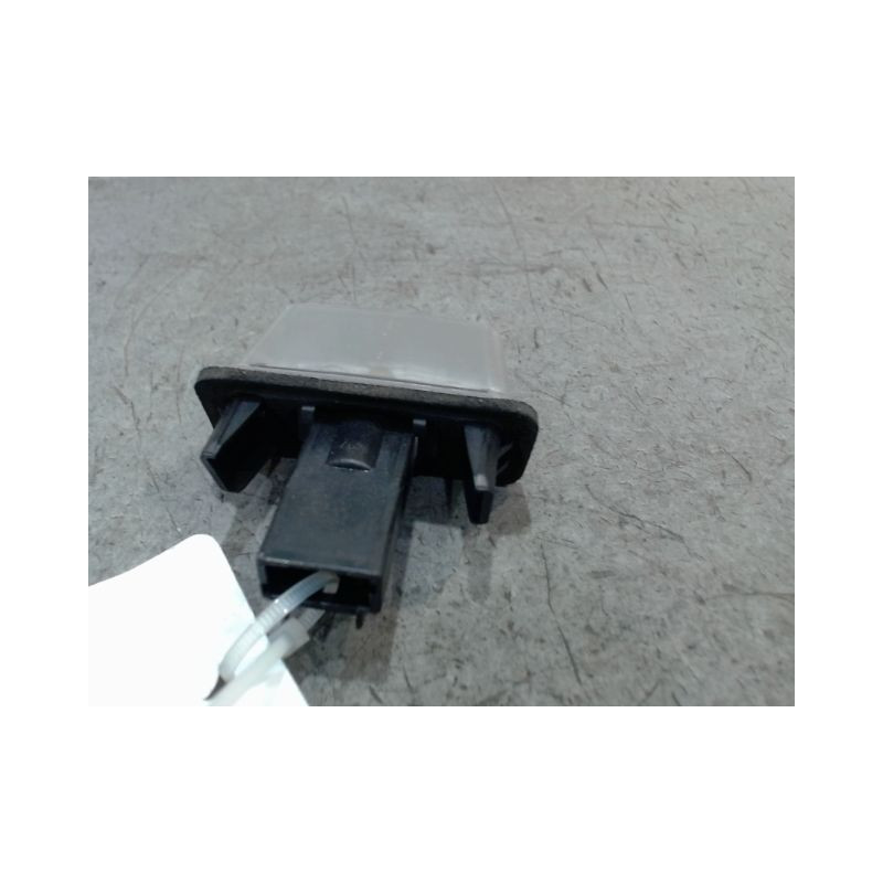ECLAIREUR PLAQUE DE POLICE DROIT PEUGEOT 206