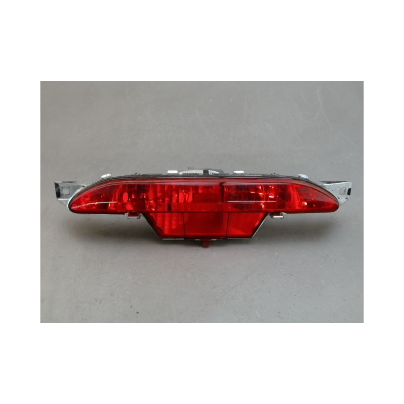 FEU BROUILLARD CENTRAL ARRIERE PEUGEOT 208