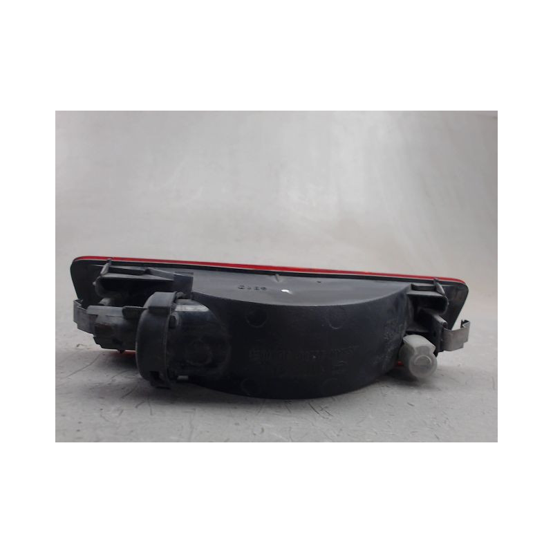 FEU BROUILLARD CENTRAL ARRIERE NISSAN QASHQAI