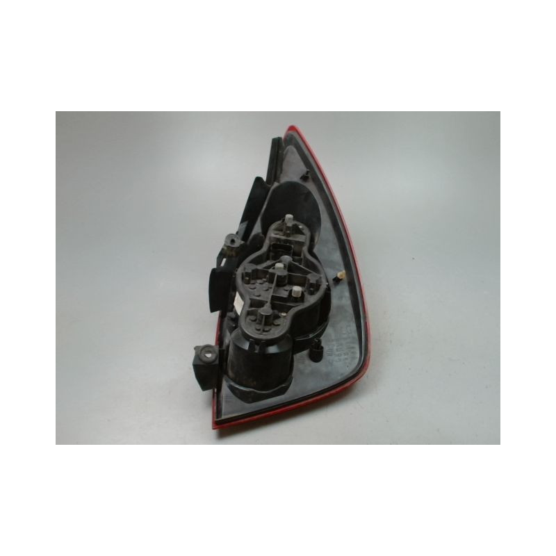 FEU ARRIERE GAUCHE  NISSAN PRIMERA IV 2002-2006