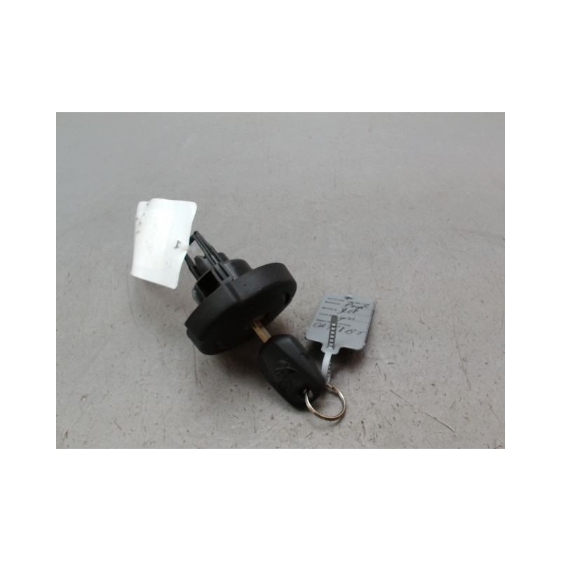 BOUCHON RESERVOIR A CARBURANT PEUGEOT 308 2011-