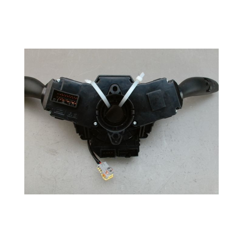 BLOC COMMODOS KIA STONIC