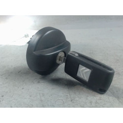 VOLET DE TRAPPE CARBURANT