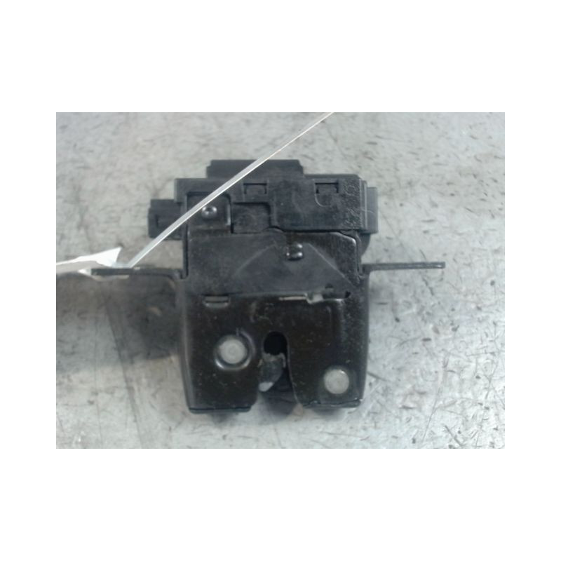 SERRURE HAYON  RENAULT CLIO III 2010-
