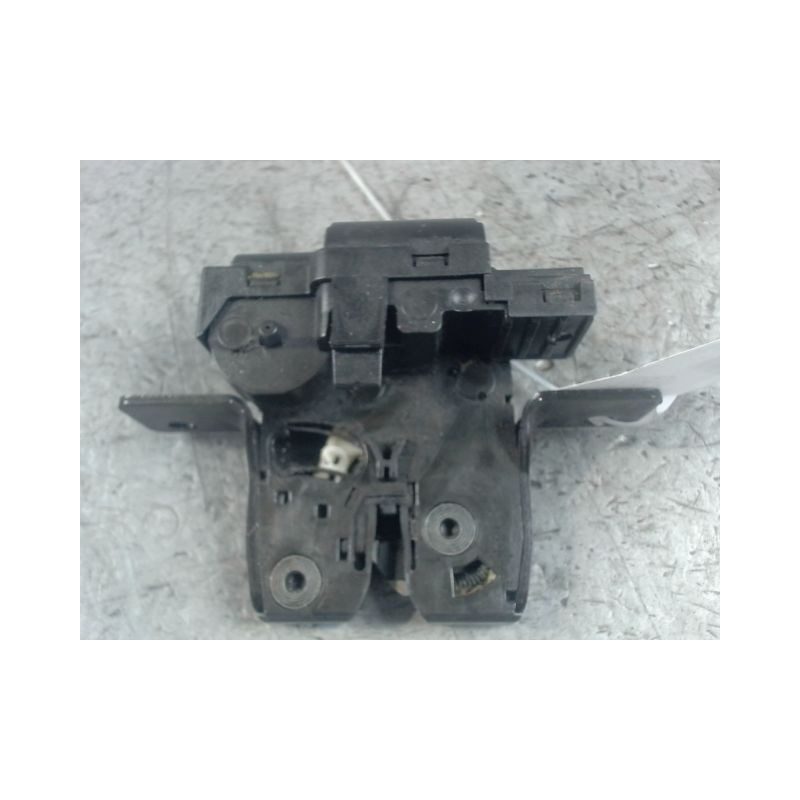 SERRURE HAYON  RENAULT CLIO III 2010-
