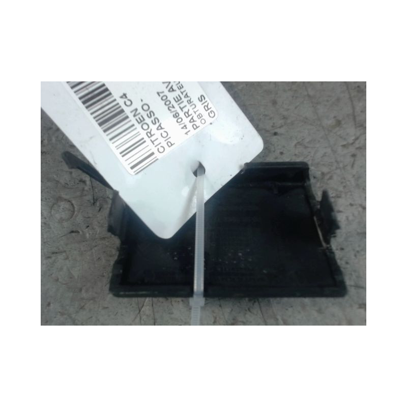 OBTURATEUR COUVRE CROCHET DE BOUCLIER AV CITROEN GRAND C4 PICASSO