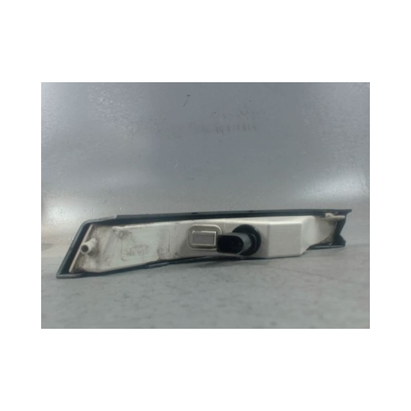 CLIGNOTANT DROIT VOLKSWAGEN PASSAT SW 2005-