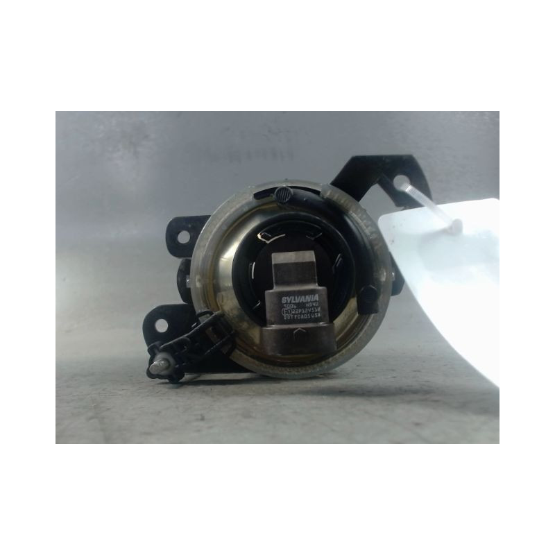 PHARE ANTIBROUILLARD AVANT DROIT VOLKSWAGEN PASSAT SW 2005-