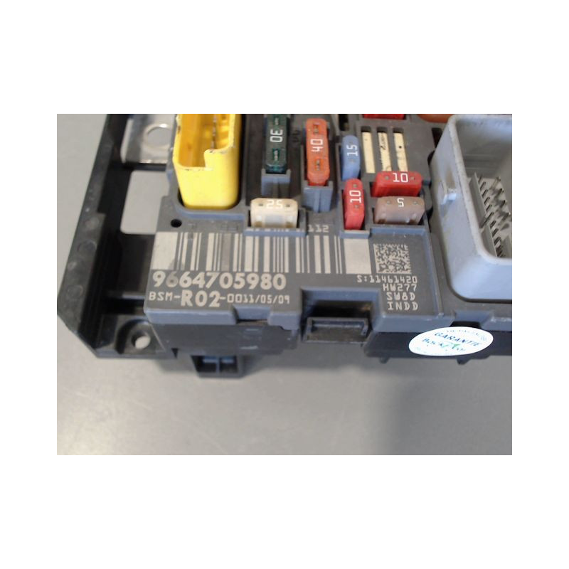 BOITE A FUSIBLES CITROEN C4