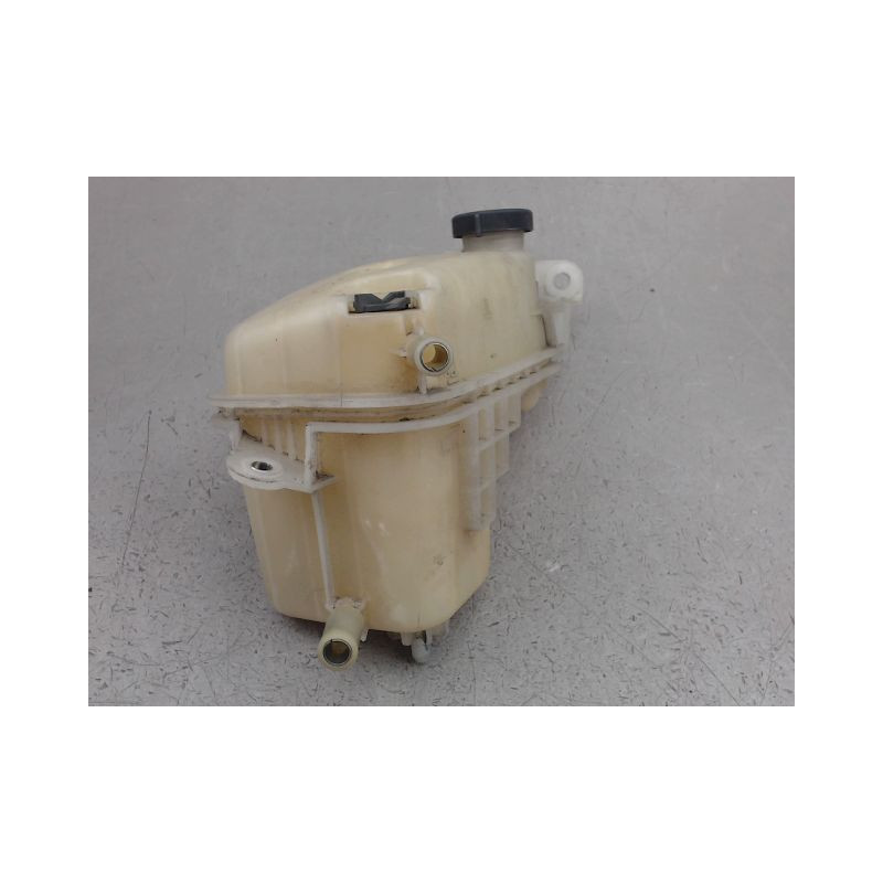 VASE EXPANSION TOYOTA AURIS