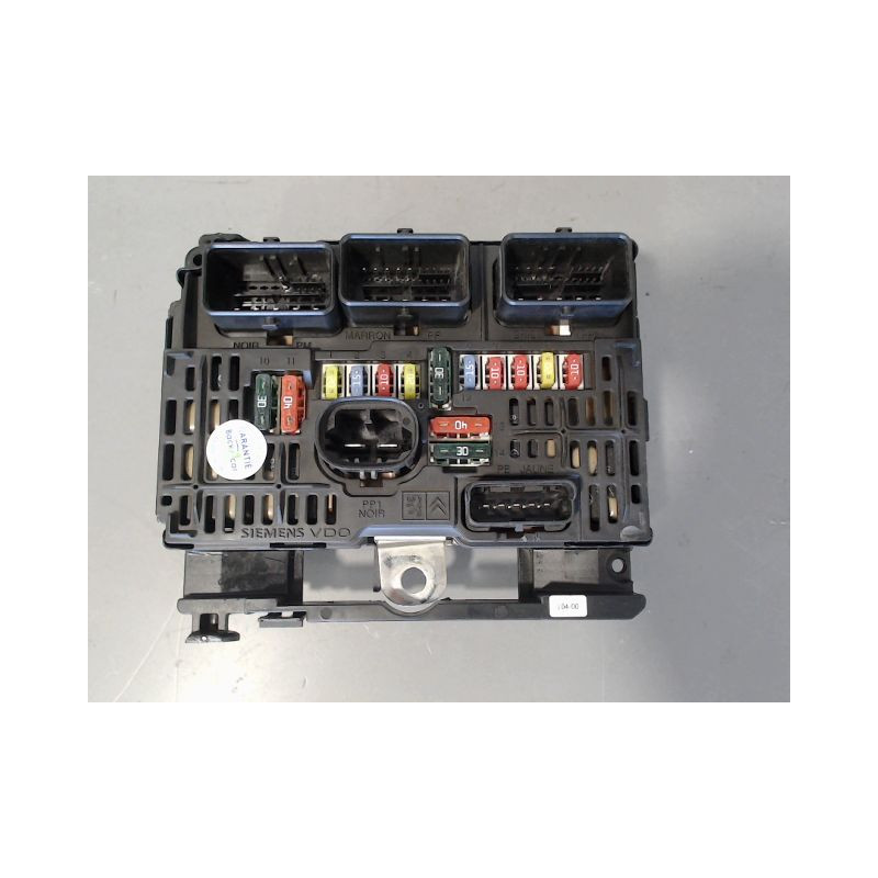 BOITE A FUSIBLES CITROEN C4