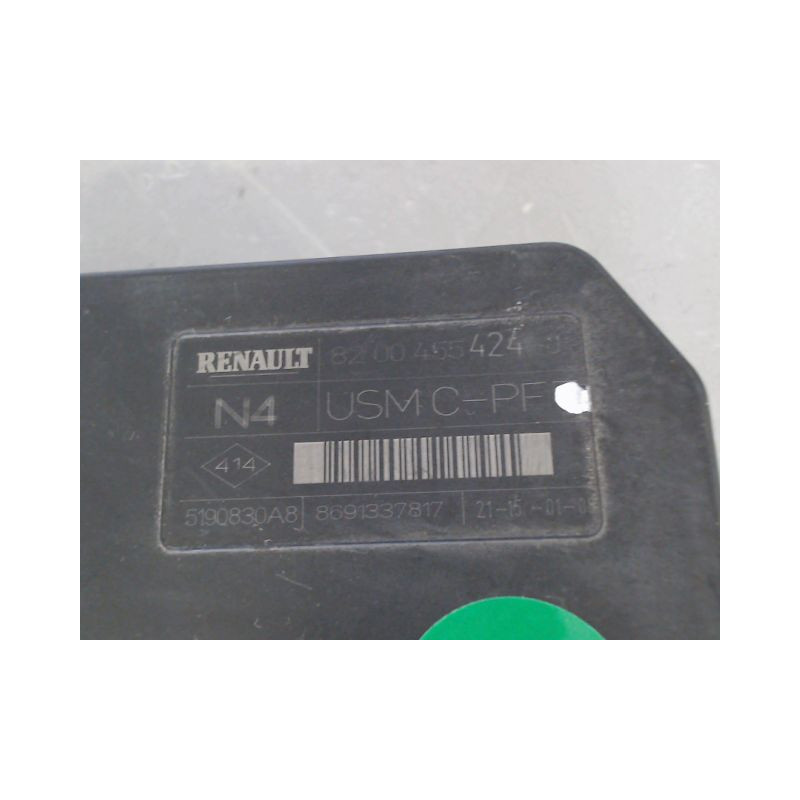 BOITE A FUSIBLES RENAULT MEGANE