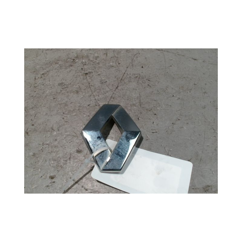 SIGLE CALANDRE RENAULT CLIO II PH.2 01-06