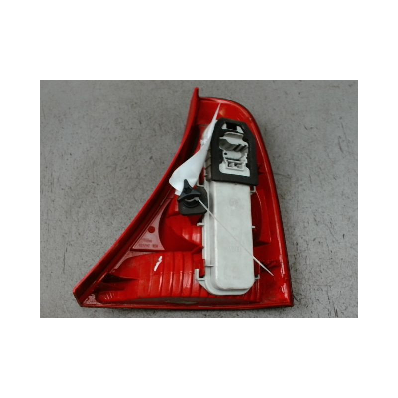 FEU ARRIERE GAUCHE  RENAULT CLIO II PH.2 01-06