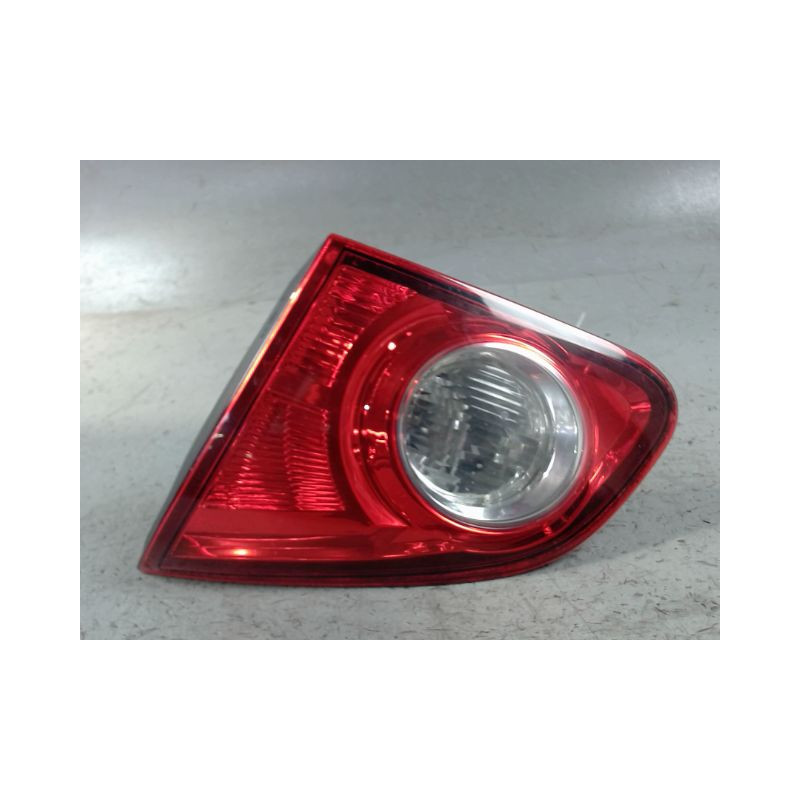 FEU ARRIERE INTERIEUR DROIT NISSAN QHASQAI 2007-